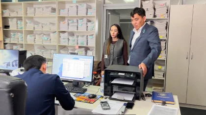 Жительница Мангистау оформила гражданство РК при поддержке партии «AMANAT»