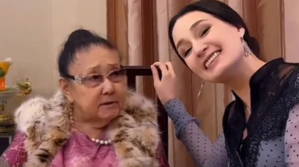 Дуэт Зарины Алтынбаевой и Бибигуль Тулегеновой восхитил Казнет