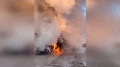 Огонь с горящего авто перекинулся на заправку в Актобе (ВИДЕО)