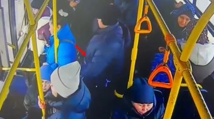 Кража нескольких миллионов тенге в автобусе Алматы попала на видео