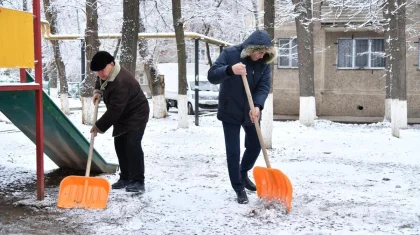 От уборки улиц до экопросвещения: «Таза бейсенбі» проходит по всему Казахстану