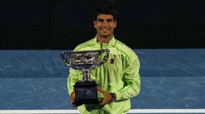 Карлос Алькарас выиграл Australian Open, став самым молодым обладателем карьерного «Большого шлема»