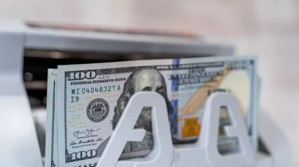 После падения снова растет: динамика курса доллара на KASE