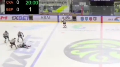 Трагедия на льду: хоккеист умер прямо во время игры в Караганде (ВИДЕО)