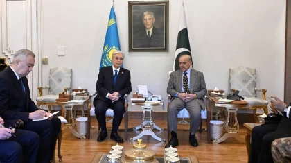 Встреча в узком составе: о чем говорили Токаев и Шариф на переговорах в Исламабаде