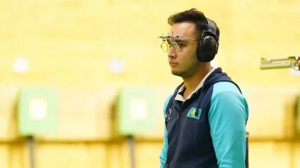 Казахстанский стрелок завоевал серебро чемпионата Азии в Индии