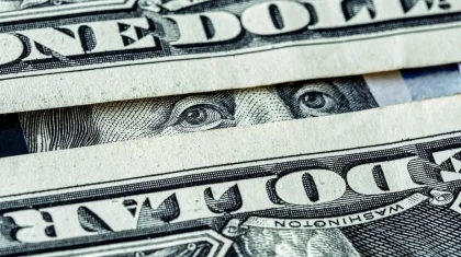 Курс доллара упал до 495 тенге на биржевых торгах