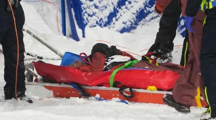 Сноубордиста унесли на носилках после падения на трассе перед Олимпийскими играми