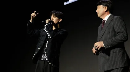 Димаш Кудайберген вместе с поклонниками отметил премьеру международного шоу в Алматы