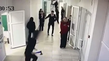 Ученик с топором бегал в школе в Атырауской области: директор лишился должности