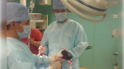 Врачи извлекли из желудка девушки огромный ком волос в Алматы