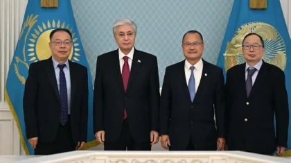 Токаев встретился с председателем Sunwah Group и обсудил торговлю и инвестиции