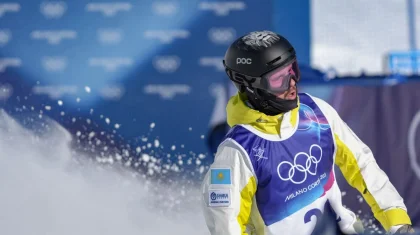 Казахстанский могулист вышел в финальный раунд ОИ-2026 в Италии