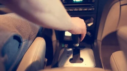 За долги по алиментам казахстанцу заблокировали водительские права