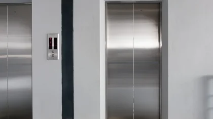 Мужчина приставал к девочке в лифте жилого дома в Астане (ВИДЕО)