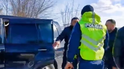 Водитель и пассажир перепутали человека и устроили дорожный конфликт в области Абай (ВИДЕО)