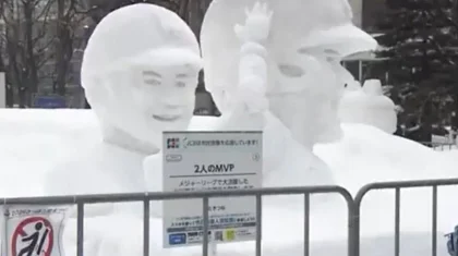 Необычные скульптуры из снега и льда в Японии восхитили соцсети (ВИДЕО)