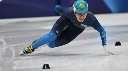 Казахстанец уверенно вышел в четвертьфинал Олимпиады-2026 по шорт-треку