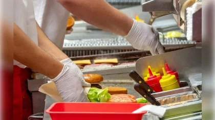 Руководителя Burger King в Алматы отстранили после увольнения работника с аутизмом