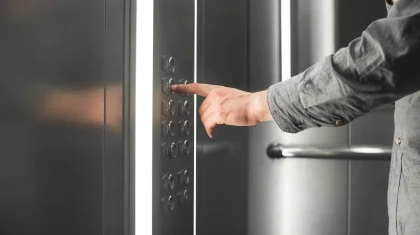 Мужчину арестовали за приставание к девочке в лифте в Астане