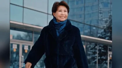 Роза Рымбаева растрогала подписчиков, показав семейное фото с сыном и внуком