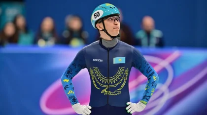 Эпичный финиш казахстанского шорт-трекиста Абзала Ажгалиева стал хитом соцсетей (ВИДЕО)