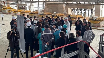 Проект новой Конституции представили коллективу сахарного завода в области Жетысу