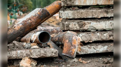 Кипяток затопил дома после прорыва теплотрассы в Алматы