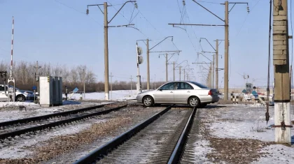 Машинисты предотвратили столкновения поездов с автомобилями на юге Казахстана