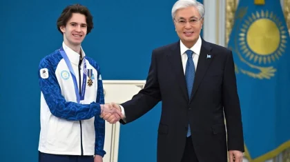 «Казахстанцы ждали целых 32 года»: Токаев наградил Михаила Шайдорова в Акорде (ФОТО)