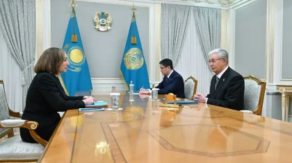 Токаев принял посла США Джули Стаффт в Акорде