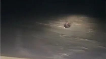 Был по пояс в снегу: мужчина едва не погиб в степи в Костанайской области (ВИДЕО)