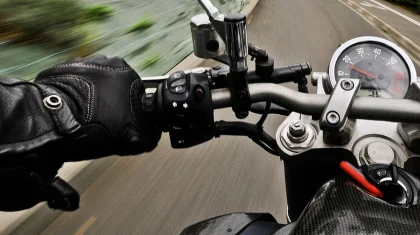 Езда на мотоцикле по улицам Шу обернулась для мужчины лишением прав на 7 лет