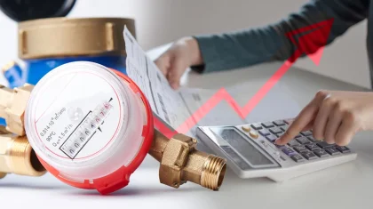 Переплатили за товар или коммунальные услуги? Деньги обязаны вернуть деньгами, заявил депутат