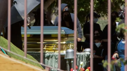 Лидера наркокартеля в Мексике похоронили в золотом гробу