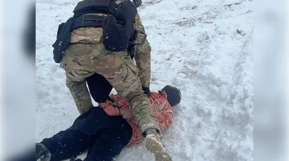 Ворвались в дом с оружием: дерзкое ограбление произошло в Алматы (ВИДЕО)