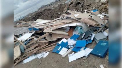 Папки с данными пациентов обнаружили на свалке в Атырау