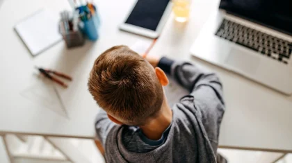 На дистанционное обучение перевели школьников в четырех областях Казахстана