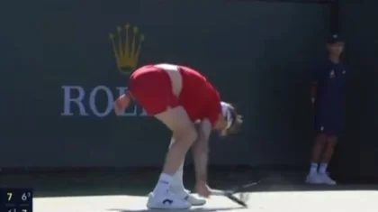 Бублик в ярости сломал ракетку после матча в Индиан-Уэллсе (ВИДЕО)