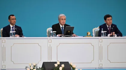 Токаев предложил усилить роль маслихатов и ввести ротацию их председателей