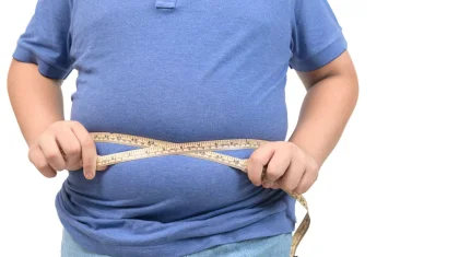 Больше половины казахстанцев живет с избыточным весом
