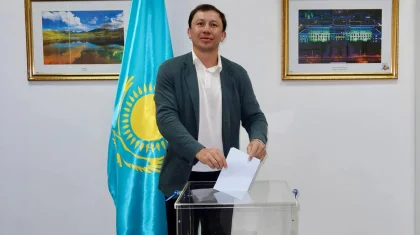 Геннадий Головкин проголосовал в Бангкоке на референдуме по новой Конституции Казахстана