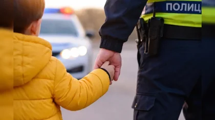 Четырехлетний мальчик один оказался на проезжей части в Актау