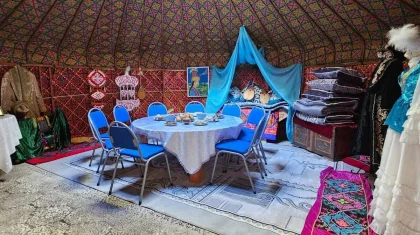 Юрту и дастархан установили на участке референдума в Усть-Каменогорске