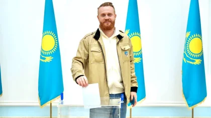 Мария Мудряк и Евгений Чебатков проголосовали на референдуме в Милане и Москве