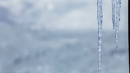 Штормовое предупреждение объявили на большей части Казахстана на 16 марта