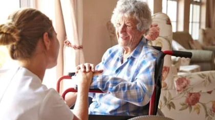 В Казахстане предложили платить опекунам взрослых инвалидов и засчитывать уход в трудовой стаж