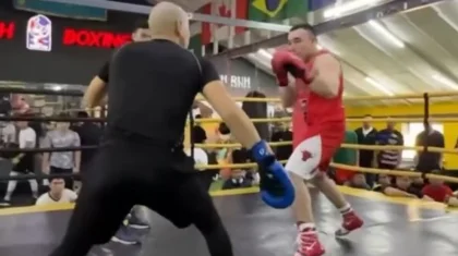 Нокаут казахстанца взорвал зарубежные паблики (ВИДЕО)