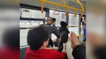 Скандал в маршрутке Усть-Каменогорска: пассажир напал на мужчину за приставания к детям (ВИДЕО)