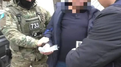 Вымогателя задержали с поличным при получении 5 млн тенге в Жамбылской области (ВИДЕО)